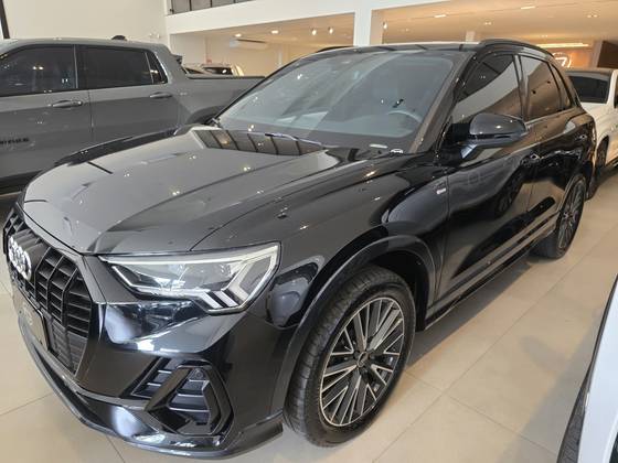 AUDI Q3 2.0 40 TFSI GASOLINA PERFORMANCE BLACK QUATTRO TIPTRONIC AUDI Q3 2.0 40 TFSI GASOLINA PERFORMANCE BLACK QUATTRO TIPTRONIC